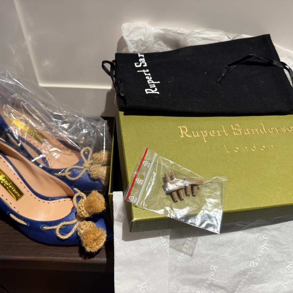 Rupert Sanderson  Mayon Pump with Tassel